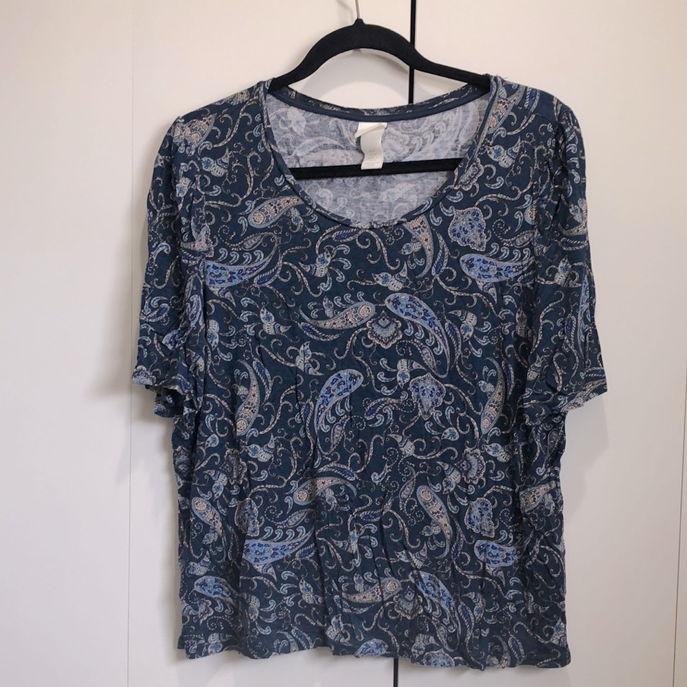 Patterned 3/4 length sleeve top